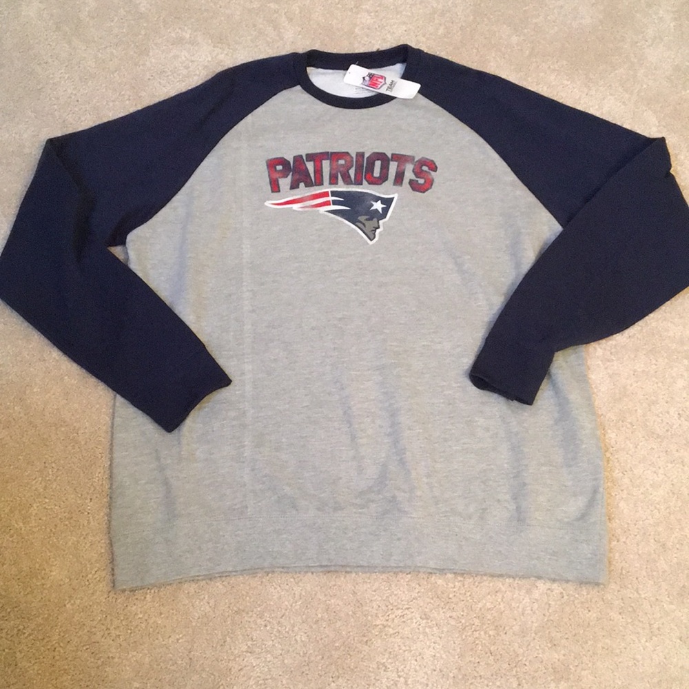 🗣 NWT patriots attire🗣